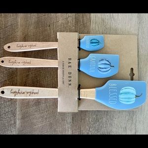 BRAND NEW with tags THREE piece SPATULA set